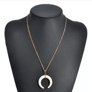 Boho crescent horn necklace
